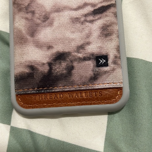 Thread Wallet iPhone X case - Picture 4 of 4